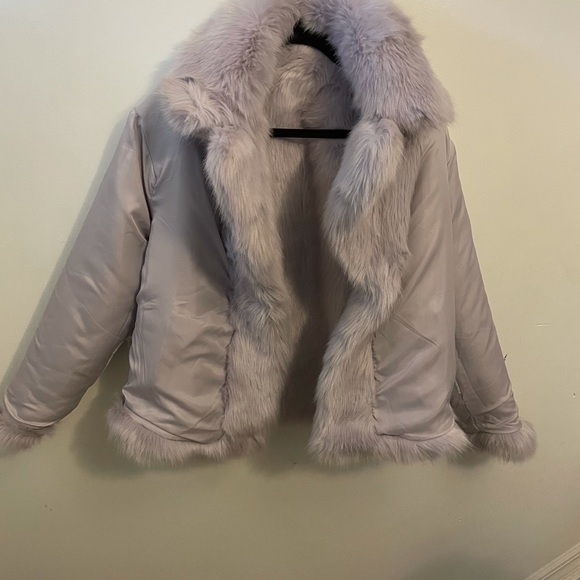 A. L. C Faux Fur Jacket size Large, 2 side pockets. Lavender color brand new - Picture 5 of 10